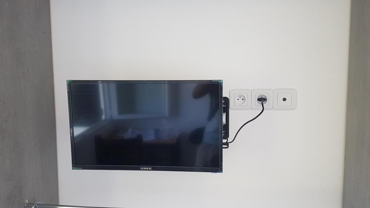 New Cheap Private Room, Kitchen , Overwieuw Sea,Tram On Spot, 12 Minutes From Nice Train Station With Tram , Beach In 17 Min Tram , Chambre Privee Pas Cher, Cuisine Equipee , Tram Sur Place, Apercu Mer, 12 Min De La Gare De Nice Avec Le Tram, 17 Min Exteriér fotografie