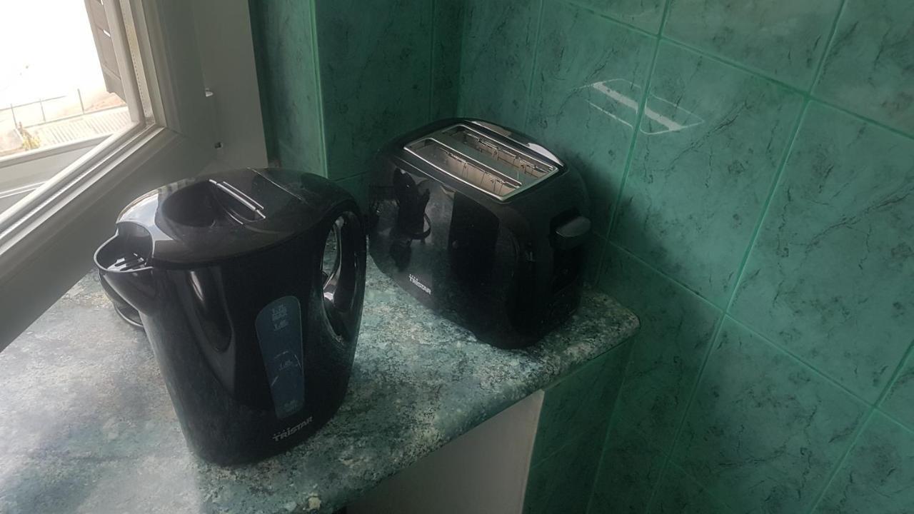 New Cheap Private Room, Kitchen , Overwieuw Sea,Tram On Spot, 12 Minutes From Nice Train Station With Tram , Beach In 17 Min Tram , Chambre Privee Pas Cher, Cuisine Equipee , Tram Sur Place, Apercu Mer, 12 Min De La Gare De Nice Avec Le Tram, 17 Min Exteriér fotografie